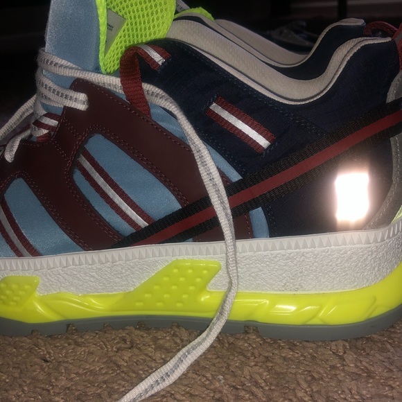 Burberry Men’s Union Square - Picture 5 of 7